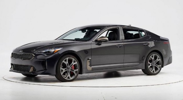 Crash-test IIHS: Kia Stinger ottiene il premio TOP SAFETY PICK +